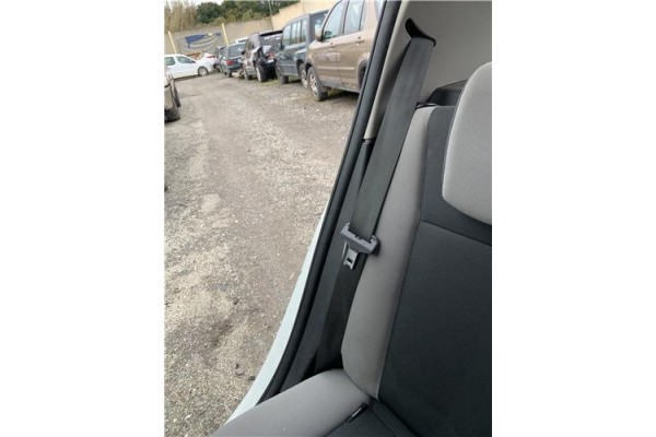 Recambio de cinturon seguridad trasero derecho para renault clio iii 1.5 dci (c/br1g) referencia OEM IAM 8200683948  