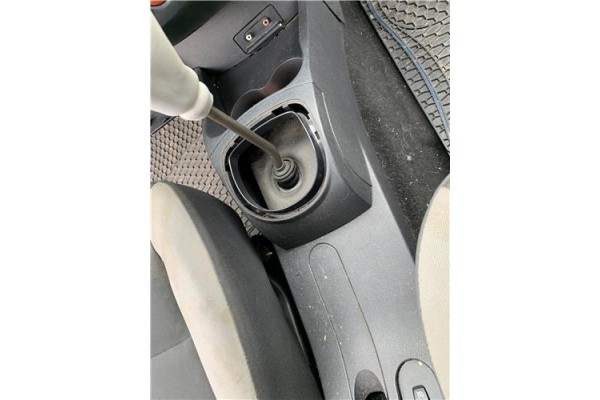 Recambio de consola para renault clio iii 1.5 dci (c/br1g) referencia OEM IAM 8200407987  
