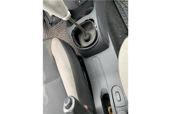 Recambio de consola para renault clio iii 1.5 dci (c/br1g) referencia OEM IAM 8200407987  