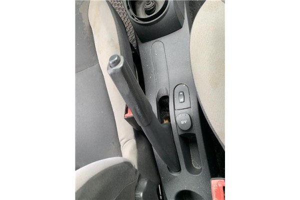 Recambio de consola para renault clio iii 1.5 dci (c/br1g) referencia OEM IAM 8200407987  