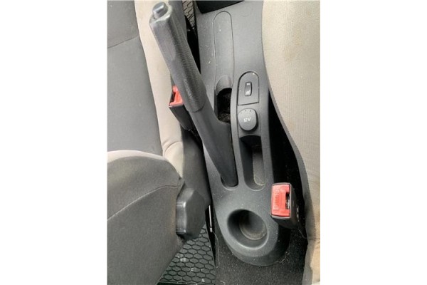 Recambio de consola para renault clio iii 1.5 dci (c/br1g) referencia OEM IAM 8200407987  