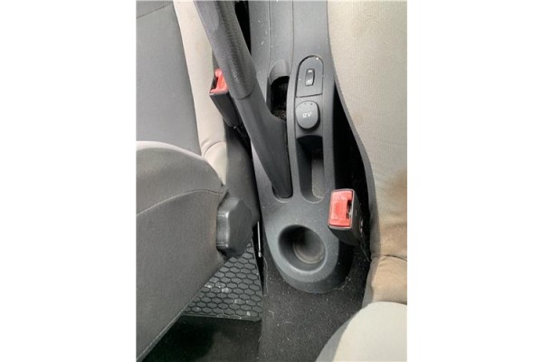 Recambio de consola para renault clio iii 1.5 dci (c/br1g) referencia OEM IAM 8200407987  