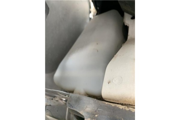 Recambio de deposito limpiaparabrisas para renault clio iii 1.5 dci (c/br1g) referencia OEM IAM 7701058024  