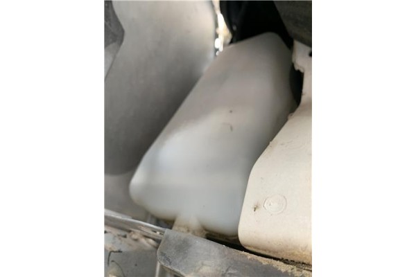 Recambio de deposito limpiaparabrisas para renault clio iii 1.5 dci (c/br1g) referencia OEM IAM 7701058024  