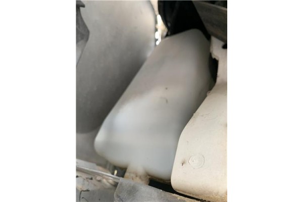 Recambio de deposito limpiaparabrisas para renault clio iii 1.5 dci (c/br1g) referencia OEM IAM 7701058024  