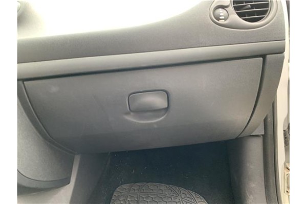 Recambio de guantera salpicadero para renault clio iii 1.5 dci (c/br1g) referencia OEM IAM 8200837509  
