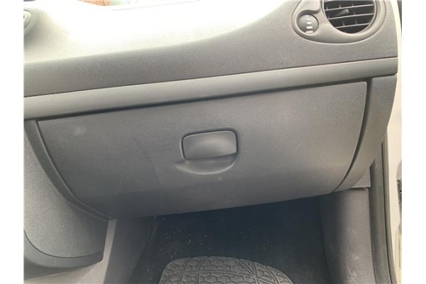 Recambio de guantera salpicadero para renault clio iii 1.5 dci (c/br1g) referencia OEM IAM 8200837509  