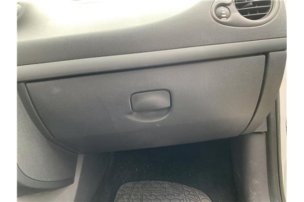 Recambio de guantera salpicadero para renault clio iii 1.5 dci (c/br1g) referencia OEM IAM 8200837509  