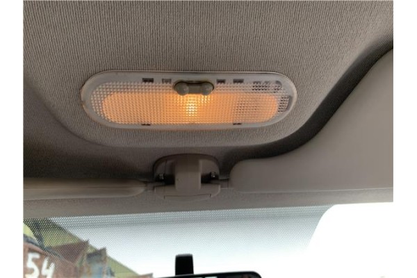 Recambio de luz delantero central techo para renault clio iii 1.5 dci (c/br1g) referencia OEM IAM 8200074362 264300167R 