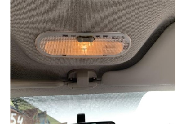 Recambio de luz delantero central techo para renault clio iii 1.5 dci (c/br1g) referencia OEM IAM 8200074362 264300167R 