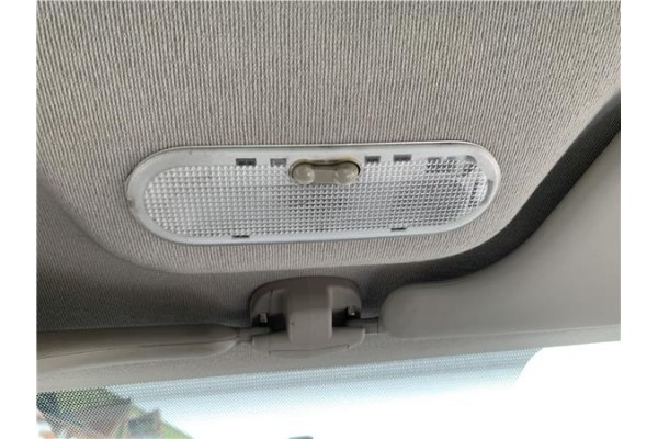 Recambio de luz delantero central techo para renault clio iii 1.5 dci (c/br1g) referencia OEM IAM 8200074362 264300167R 