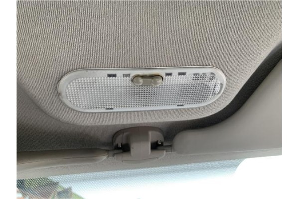 Recambio de luz delantero central techo para renault clio iii 1.5 dci (c/br1g) referencia OEM IAM 8200074362 264300167R 