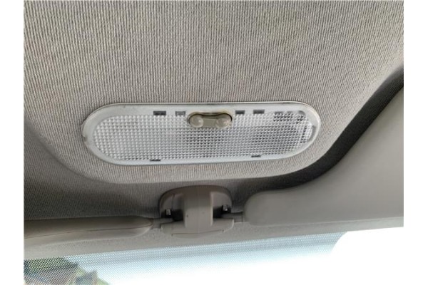 Recambio de luz delantero central techo para renault clio iii 1.5 dci (c/br1g) referencia OEM IAM 8200074362 264300167R 