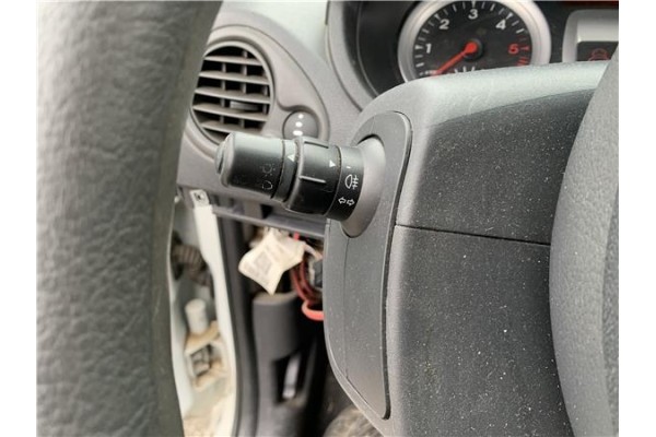 Recambio de mando intermitencia para renault clio iii 1.5 dci (c/br1g) referencia OEM IAM 7701057090 8201590638 