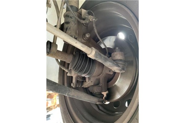 Recambio de mangueta delantero derecha para renault clio iii 1.5 dci (c/br1g) referencia OEM IAM 8200345945  