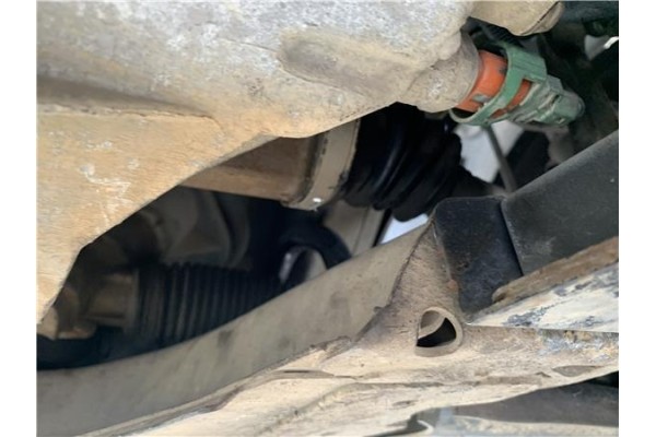 Recambio de palier delantero izquierdo para renault clio iii 1.5 dci (c/br1g) referencia OEM IAM 8200499585 8200618501 