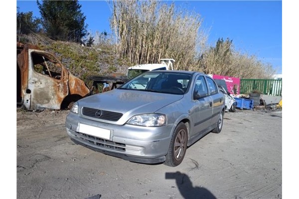 opel astra g berlina del año 2002