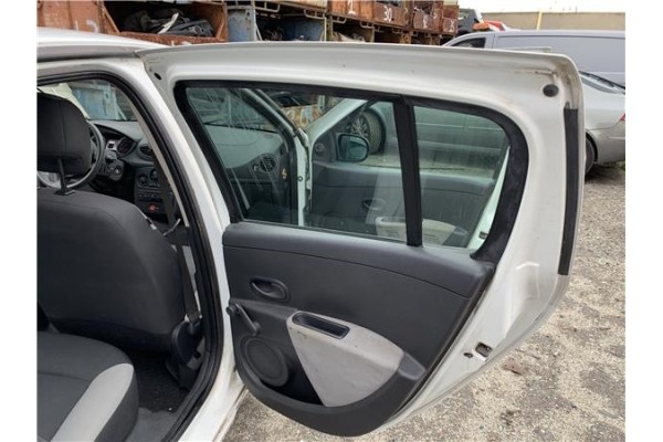 Recambio de puerta trasero derecha para renault clio iii 1.5 dci (c/br1g) referencia OEM IAM 7751476111  