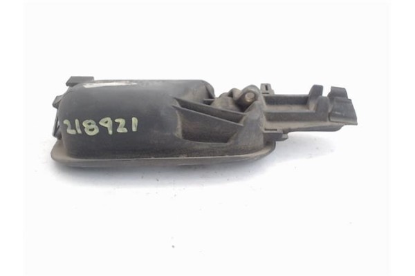 Recambio de manilla int. puerta trasero izquierda para audi a4 avant (b5) 1.9 tdi quattro referencia OEM IAM 8D0839019  