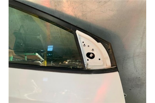 Recambio de puerta delantero derecha para hyundai i30 (gd) 1.4 base referencia OEM IAM 76004A6000  