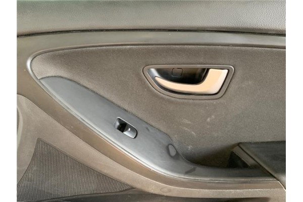 Recambio de puerta delantero derecha para hyundai i30 (gd) 1.4 base referencia OEM IAM 76004A6000  