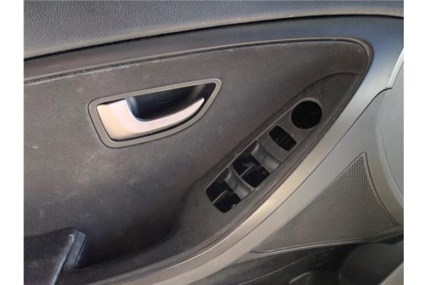 Recambio de puerta delantero izquierda para hyundai i30 (gd) 1.4 base referencia OEM IAM 76003A6000  