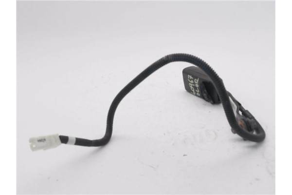 Recambio de anclaje cinturon delantero derecho para hyundai i30 (gd) 1.4 base referencia OEM IAM 88840A6000RY  