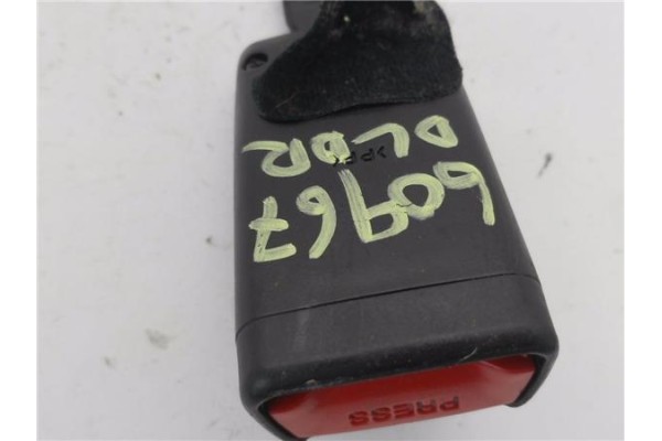 Recambio de anclaje cinturon delantero derecho para hyundai i30 (gd) 1.4 base referencia OEM IAM 88840A6000RY  