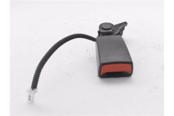 Recambio de anclaje cinturon trasero derecho para hyundai i30 (gd) 1.4 base referencia OEM IAM 89840A6000RY  