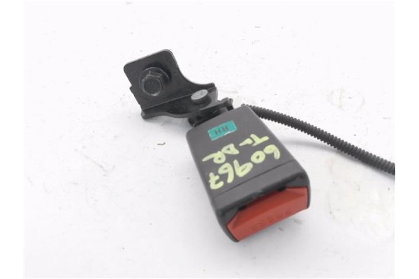 Recambio de anclaje cinturon trasero derecho para hyundai i30 (gd) 1.4 base referencia OEM IAM 89840A6000RY  