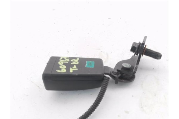 Recambio de anclaje cinturon trasero derecho para hyundai i30 (gd) 1.4 base referencia OEM IAM 89840A6000RY  