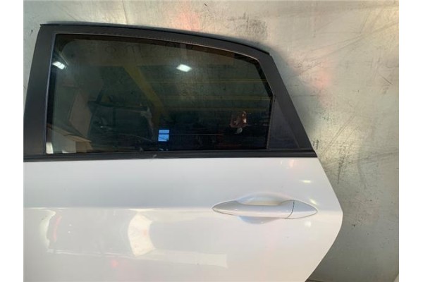 Recambio de puerta trasero izquierda para hyundai i30 (gd) 1.4 base referencia OEM IAM 77003A6000  
