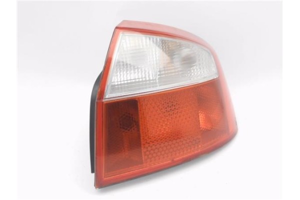 Recambio de piloto trasero derecho para audi a4 berlina (8e) 1.9 tdi (96kw) referencia OEM IAM 8E5945218  