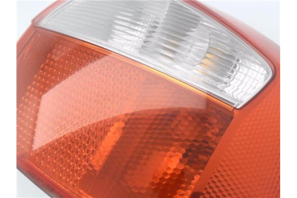 Recambio de piloto trasero derecho para audi a4 berlina (8e) 1.9 tdi (96kw) referencia OEM IAM 8E5945218  