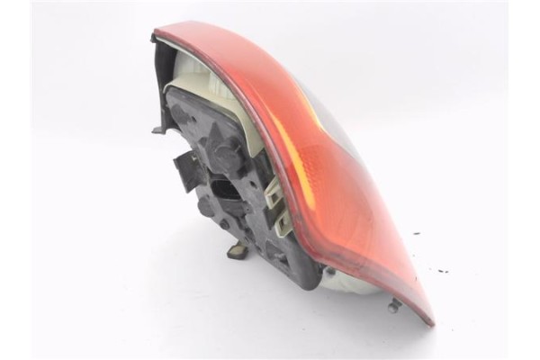 Recambio de piloto trasero izquierdo para audi a4 berlina (8e) 1.9 tdi (96kw) referencia OEM IAM 8E5945217  