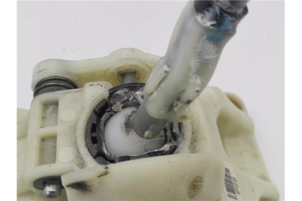 Recambio de conjunto palanca cambio velocidad para hyundai i30 (gd) 1.4 base referencia OEM IAM 43700A5600  