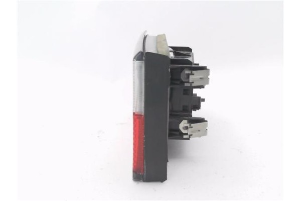 Recambio de piloto porton trasero derecho para citroen xantia berlina 3.0 v6 activa referencia OEM IAM 6351J9  