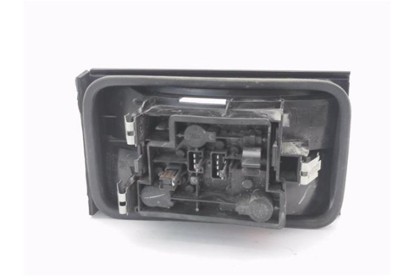 Recambio de piloto porton trasero derecho para citroen xantia berlina 3.0 v6 activa referencia OEM IAM 6351J9  