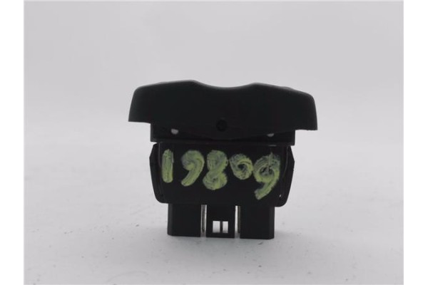 Recambio de mando elevalunas delantero izquierdo para dacia logan 1 1.4 básico referencia OEM IAM 8200108273  