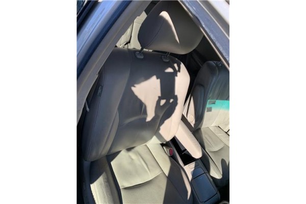 Recambio de asiento delantero derecho para lexus rx (mcu_) 400h referencia OEM IAM 7111048020  