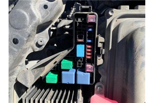 Recambio de caja fusibles/rele para lexus rx (mcu_) 400h referencia OEM IAM 8260248070  