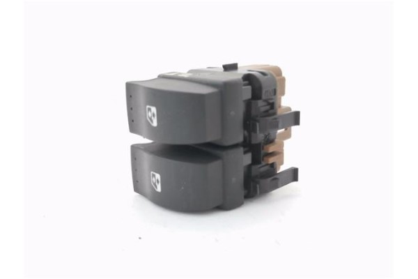 Recambio de mando elevalunas delantero izquierdo para renault megane ii classic berlina 2.0 expression referencia OEM IAM 315040