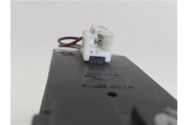 Recambio de mando elevalunas delantero izquierdo para nissan sunny berlina (n14) 1.6 i referencia OEM IAM 2540163C10 254016 