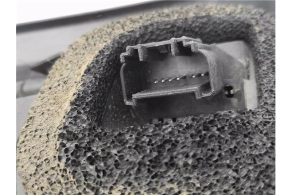 Recambio de piloto trasero derecho para citroen c1 1.4 audace referencia OEM IAM E204043  