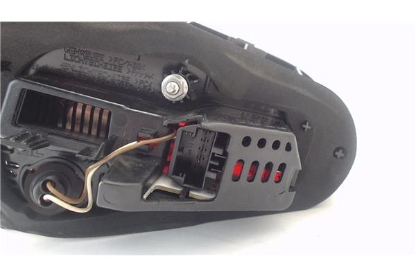 Recambio de piloto porton trasero derecho para volkswagen golf vii (5g1/be1) híbrido gte referencia OEM IAM 5G0945308F 81240201 