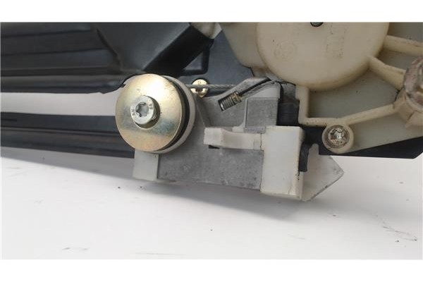 Recambio de mecanismo elevalunas trasero izquierdo para bmw serie 5 berlina (e39) referencia OEM IAM 67628360511 9030144 8360511