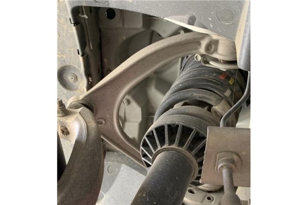 Recambio de brazo superior delantero izquierdo para jaguar f-pace 2.0 r-sport awd referencia OEM IAM T4A1069  