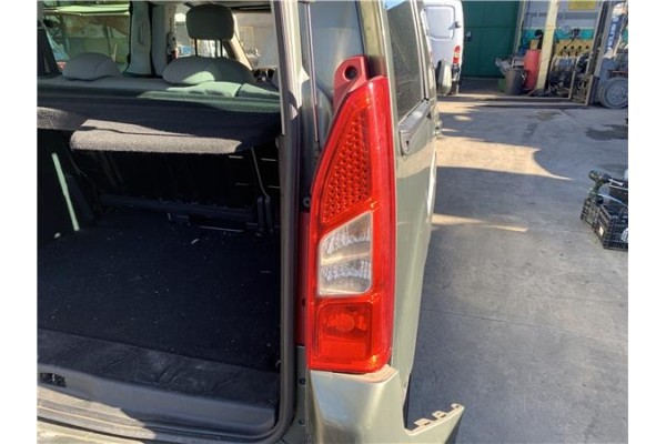 Recambio de piloto trasero derecho para peugeot partner tepee 1.6 premium referencia OEM IAM 6351FH  