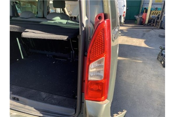 Recambio de piloto trasero derecho para peugeot partner tepee 1.6 premium referencia OEM IAM 6351FH  