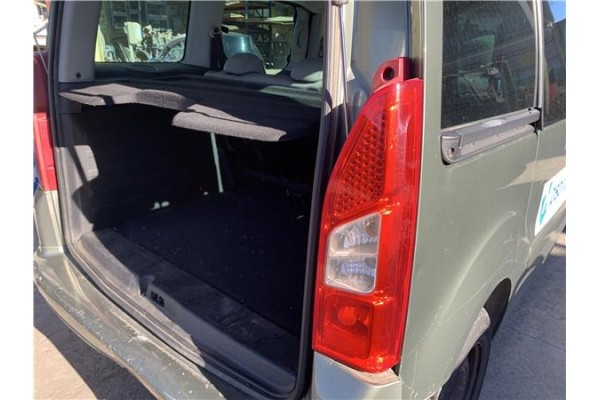 Recambio de piloto trasero derecho para peugeot partner tepee 1.6 premium referencia OEM IAM 6351FH  